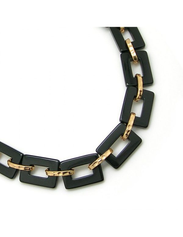 Gargantilla negra con dorado