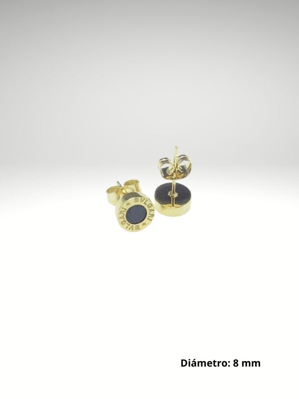 Pendiente de acero 8 mm diseño italiano color dorado con piedra negra