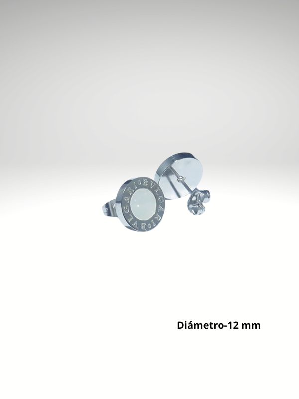 Pendiente de acero 12 mm diseño italiano color plateado con piedra blanca.