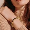 Pulsera rígida articulada en acero inoxidable dorada diseño italiano.