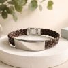 Pulsera Ribbón y acero 316L marrón de alta densidad con placa rectangular de acero inoxidable para grabado personalizado.