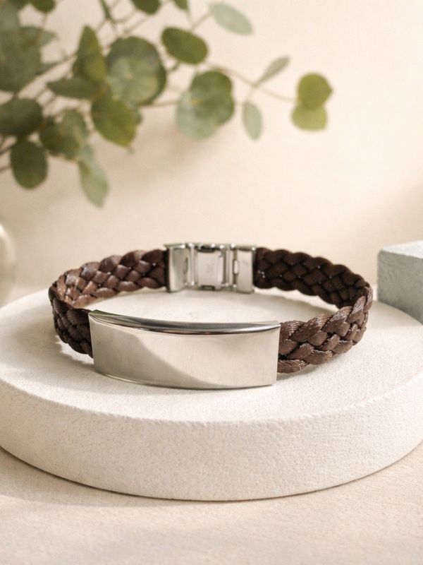 Pulsera Ribbón y acero 316L marrón de alta densidad con placa rectangular de acero inoxidable para grabado personalizado.