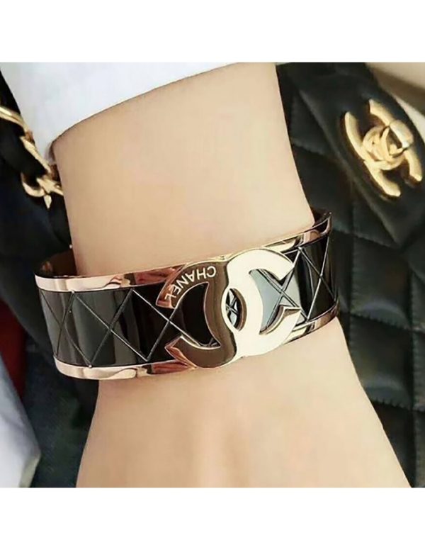 Pulsera negra estilo Chanel oro rosa